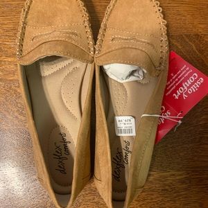Brand new size 91/2 flats